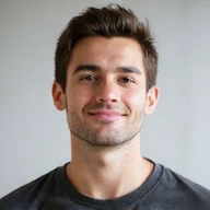 Retrato de Carlos Ruiz, Dietista-Nutricionista en NutriBienestar.